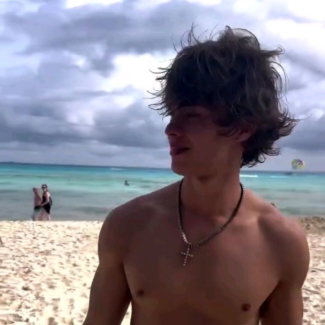 <em>Diego Hernández</em>